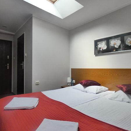 Astral Aparthotel Raszyn Exterior foto