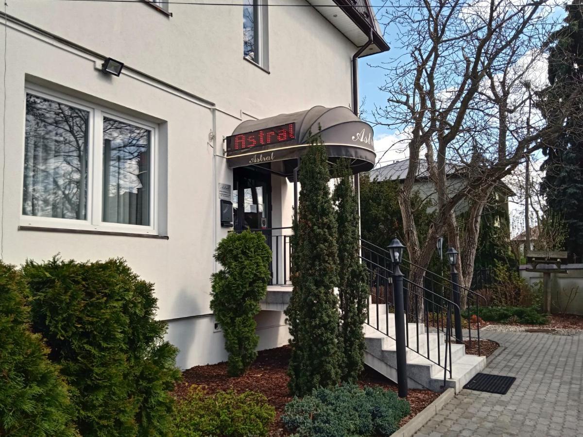 Astral Aparthotel Raszyn Exterior foto