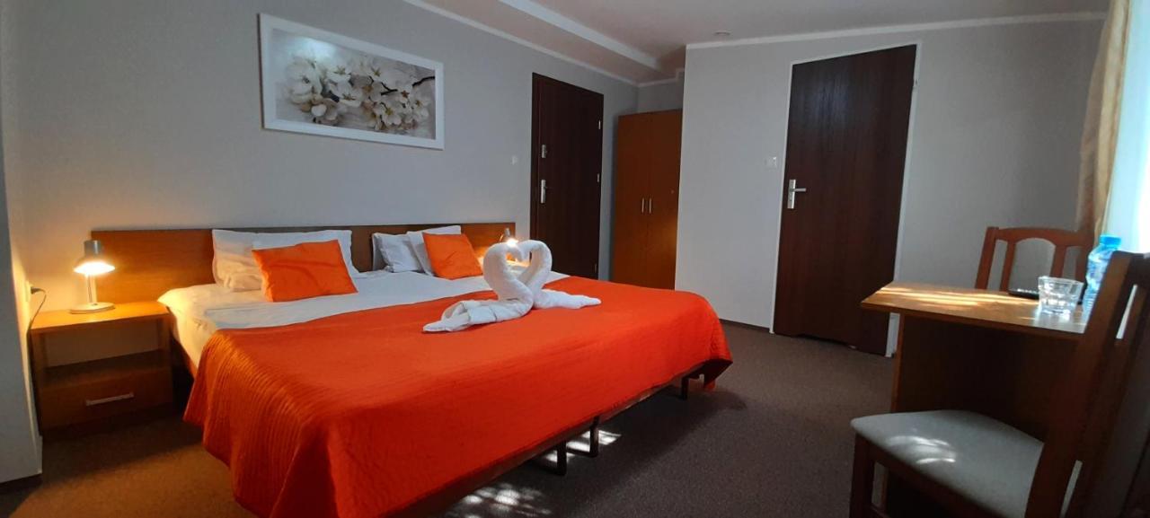 Astral Aparthotel Raszyn Exterior foto